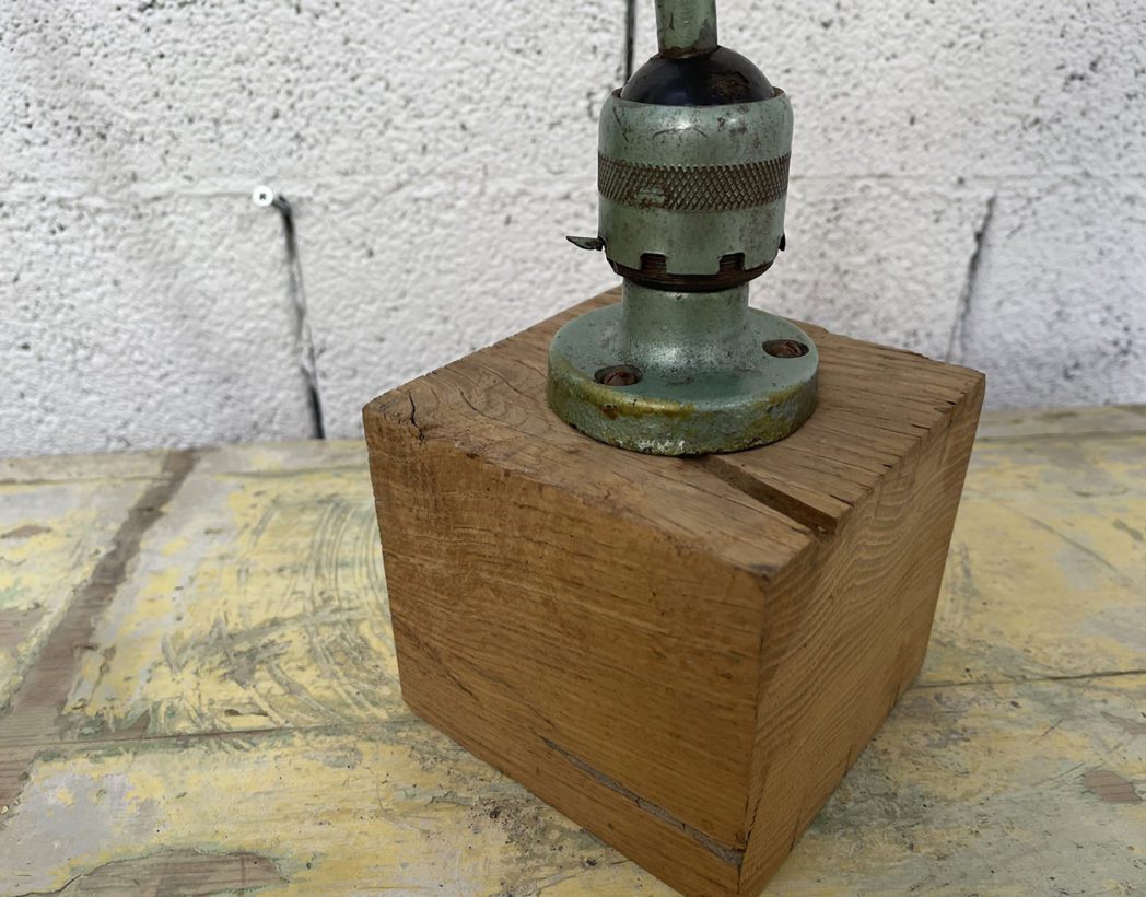 ancienne-lampe-gras-ravel-modele304-patine-vert-deau-vintage-lampe-architecte-lampe-bureau-sur-socle-bois-5francs-5