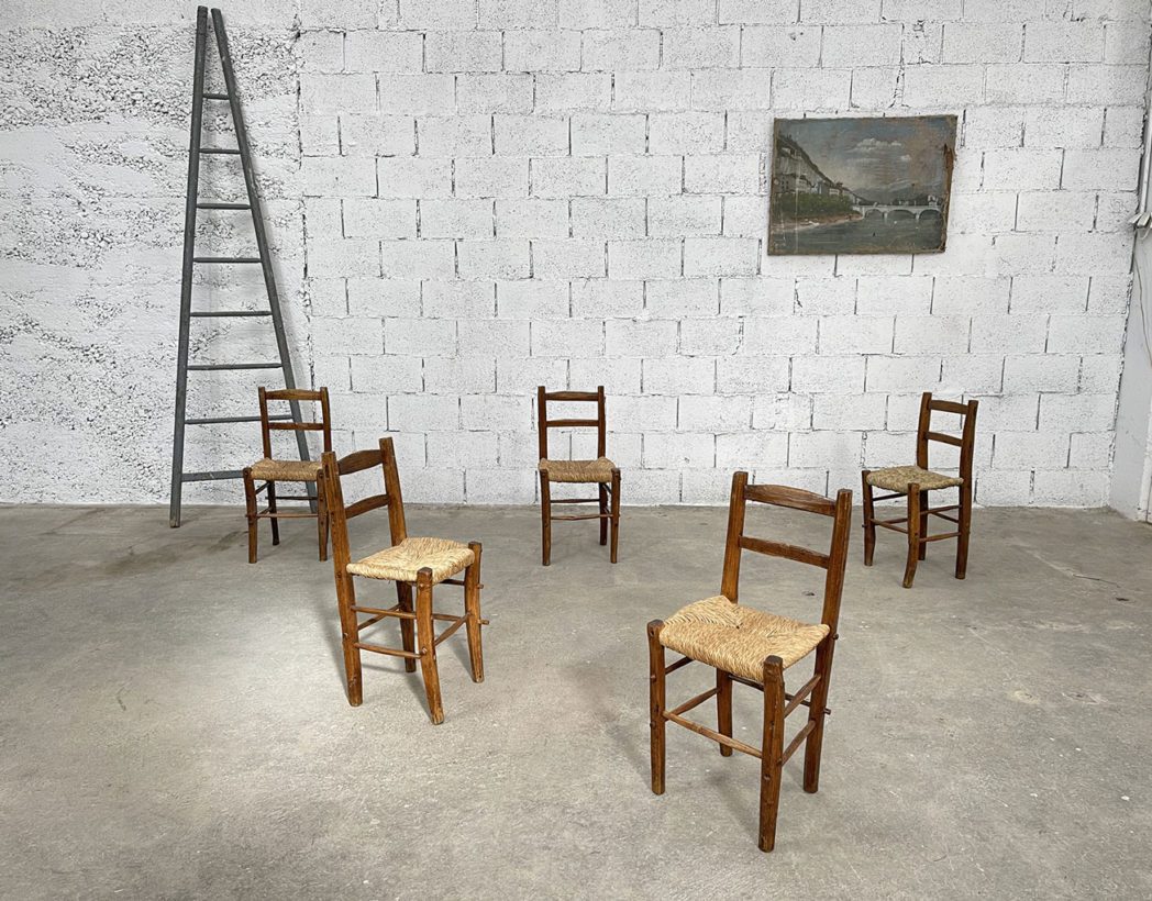 serie-6-anciennes-chaises-primitives-art-pop-annees1900-bois-chene-paille-chaises-ferme-rustique-vintage-5francs-1