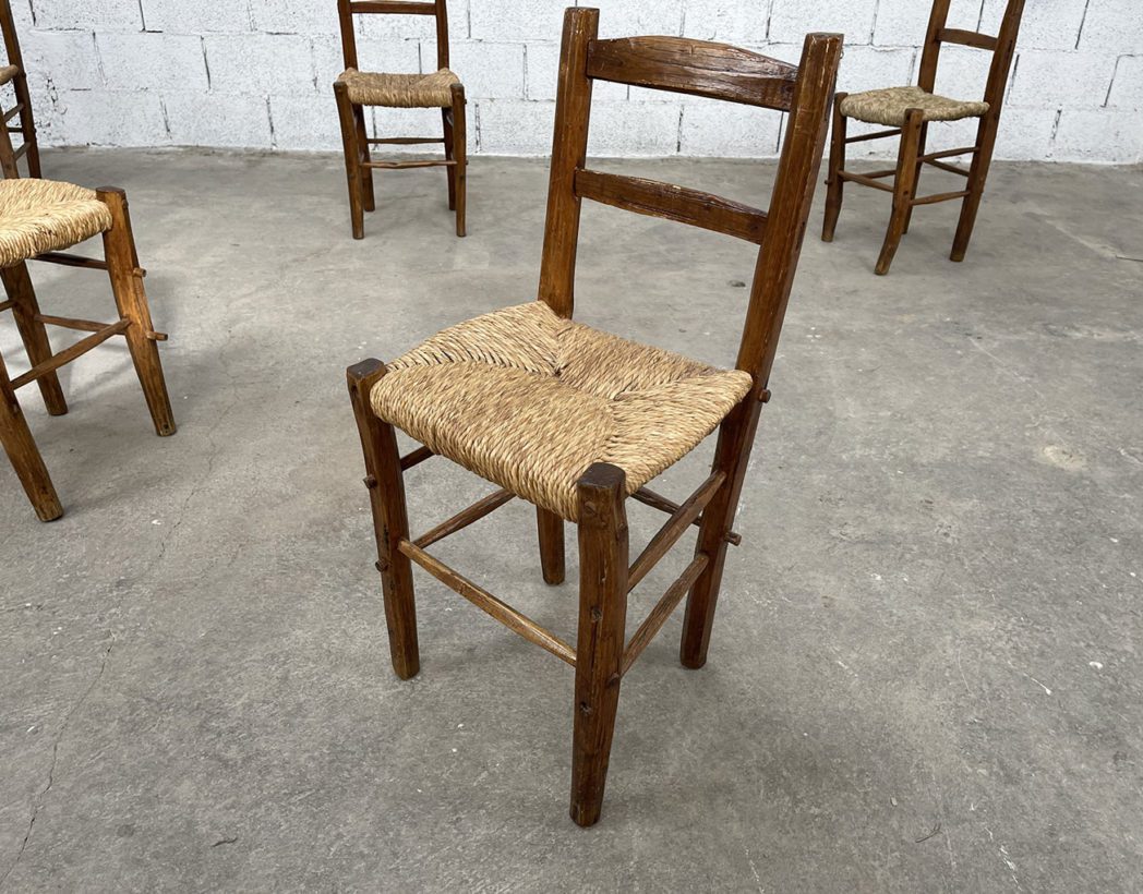 serie-6-anciennes-chaises-primitives-art-pop-annees1900-bois-chene-paille-chaises-ferme-rustique-vintage-5francs-4