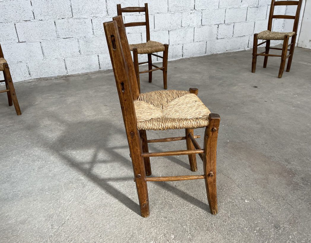 serie-6-anciennes-chaises-primitives-art-pop-annees1900-bois-chene-paille-chaises-ferme-rustique-vintage-5francs-5