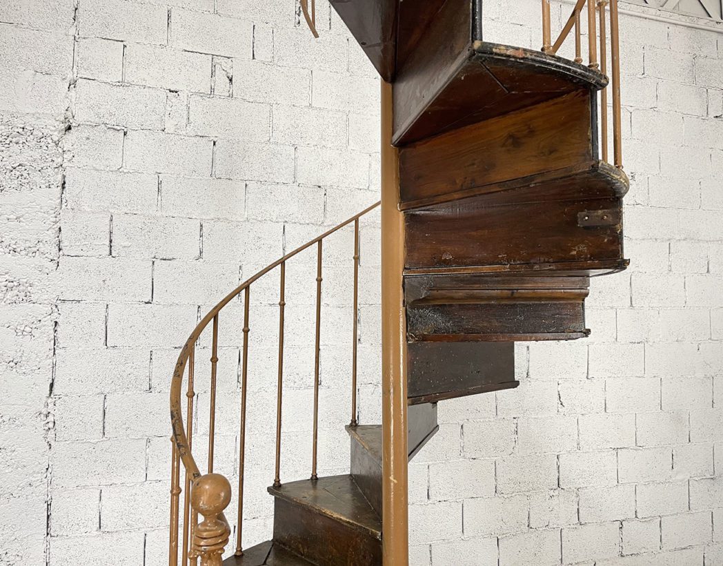 ancien-escalier-fonte-colimacon-annees1900-vintage-5francs-4