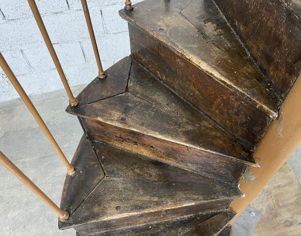 ancien-escalier-fonte-colimacon-annees1900-vintage-5francs-6