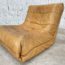 ancienne-chauffeuse-ancien-fauteuil-togo-cuir-cognac-camel-ligne-roset-vintage-5francs-5