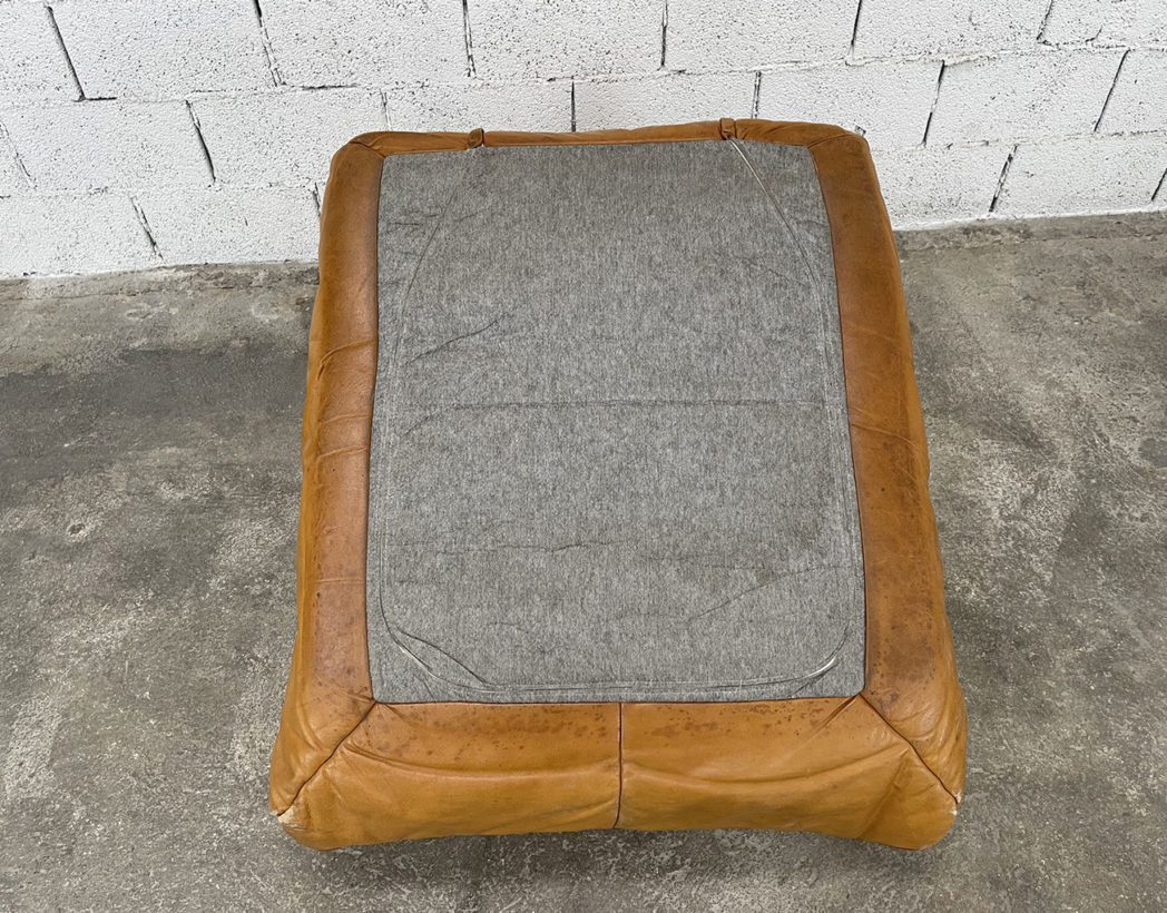 ancienne-chauffeuse-ancien-fauteuil-togo-cuir-cognac-camel-ligne-roset-vintage-5francs-9