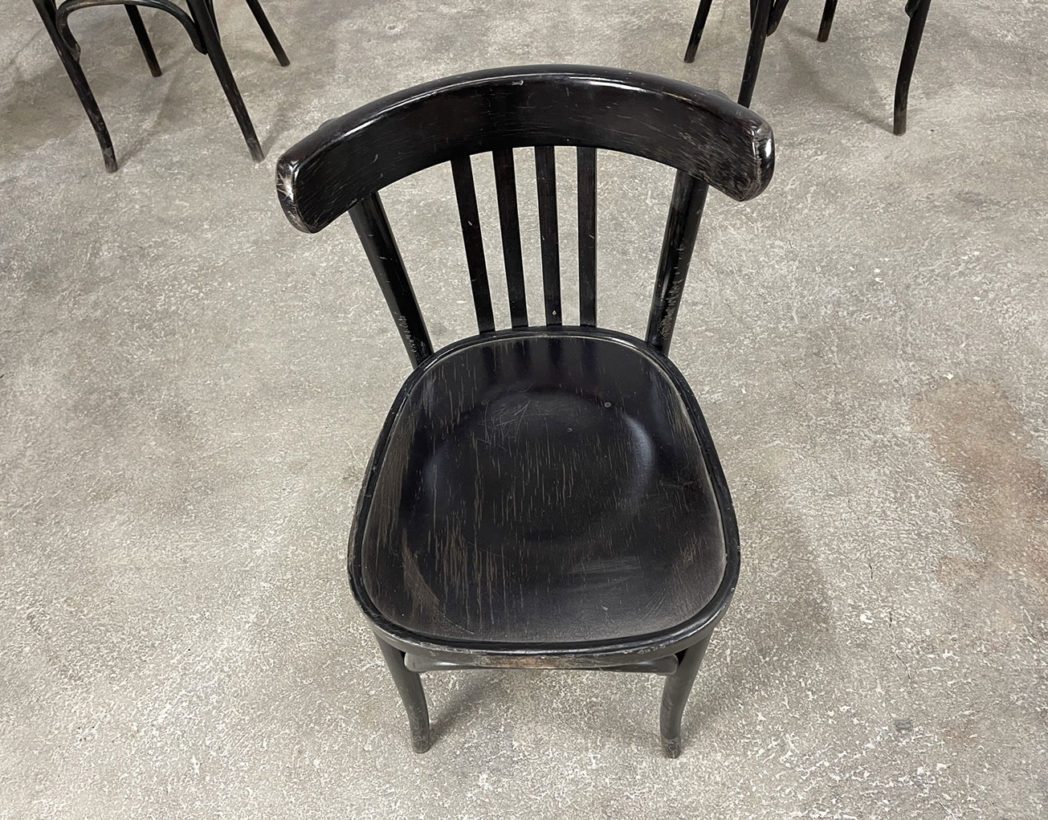 anciennes-chaises -bistrot-esprit-baumann-patine-noire-vintage-5francs-3