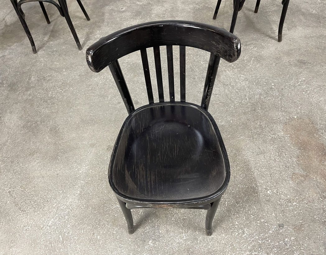 anciennes-chaises -bistrot-esprit-baumann-patine-noire-vintage-5francs-3