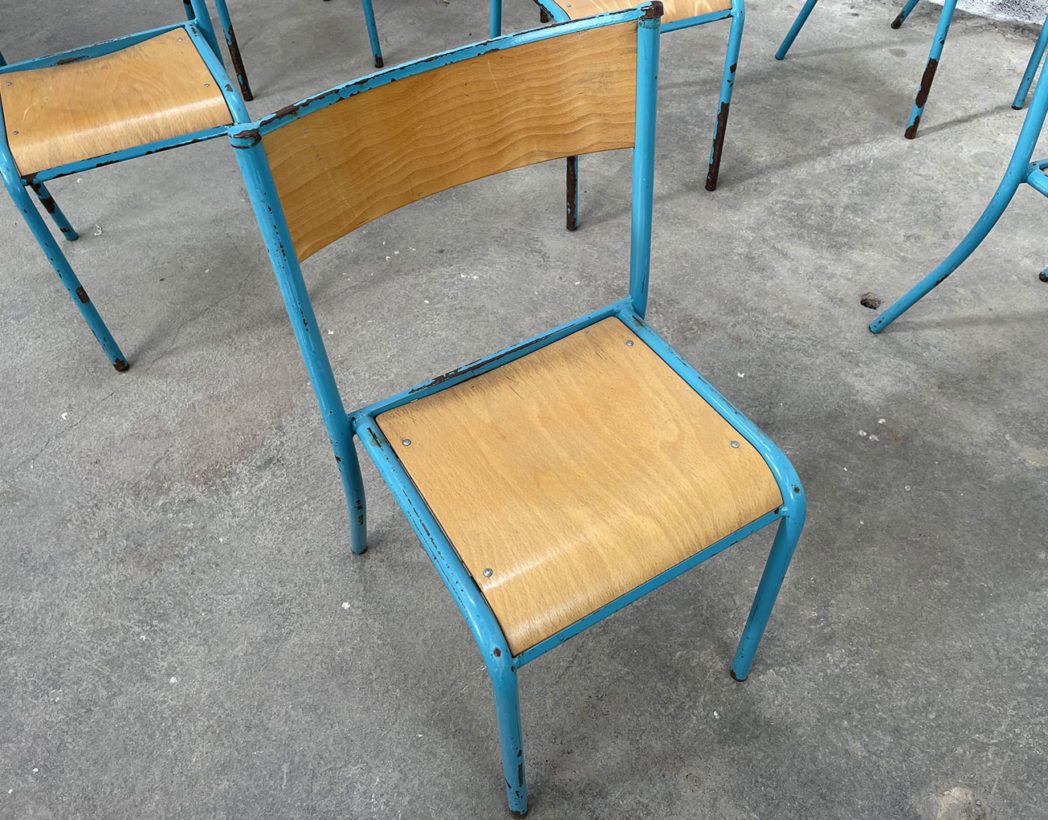 anciennes-chaises-ecole-stella-mullca-metal-bois-tubulaire-patine-bleu-electrique-deco-vintage-retro-5francs-4