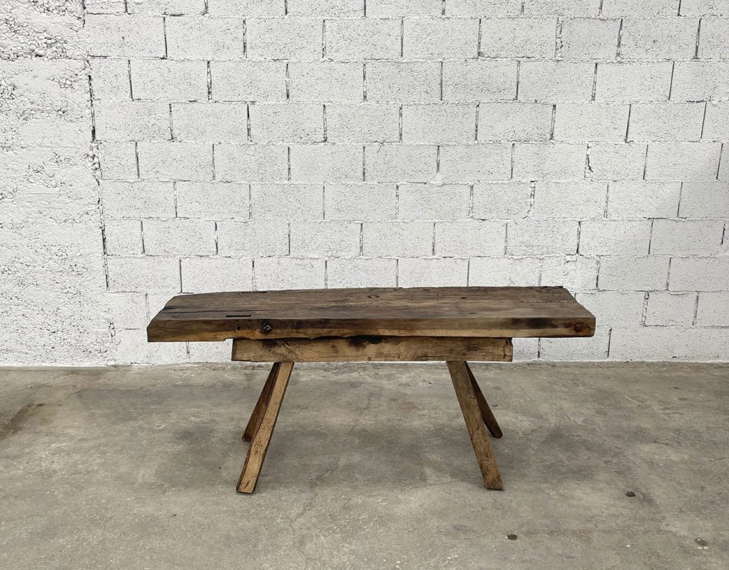 Petite table en bois de style scandinave - modèle Luza - Hellin