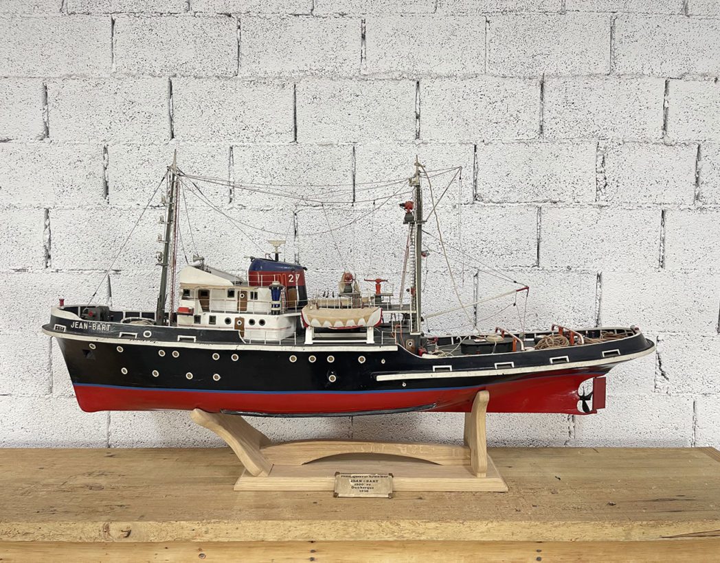 ancienne-maquette-bateau-jean-bart-vintage-5francs-2