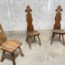 anciennes-chaises-brutalistes-montagnardes-savoie-circa-1950-chene-vintage-5-francs-3