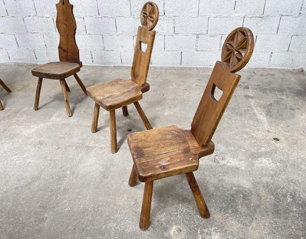 anciennes-chaises-brutalistes-montagnardes-savoie-circa-1950-chene-vintage-5-francs-4