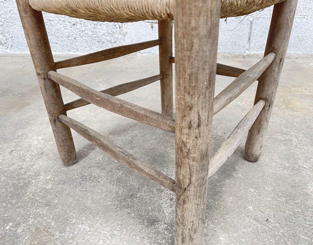 chaises-charlotte-perriand-bauche-numero-19-paille-vintage-francs-8
