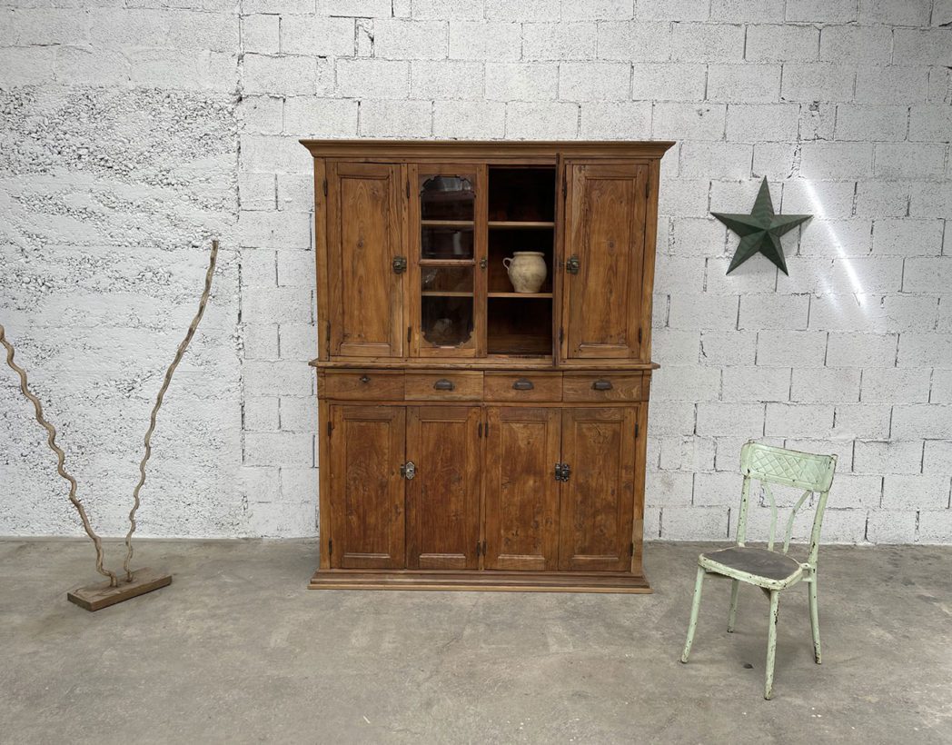 ancien-grand-buffet-montagnard-les-Alpes-vintage-rustique-5francs-9