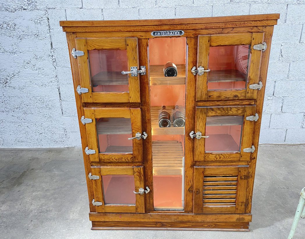 ancienne-cave-a-vin-de-luxe-bois-ancien-frigo-cinq-portes-vintage-5francs-5