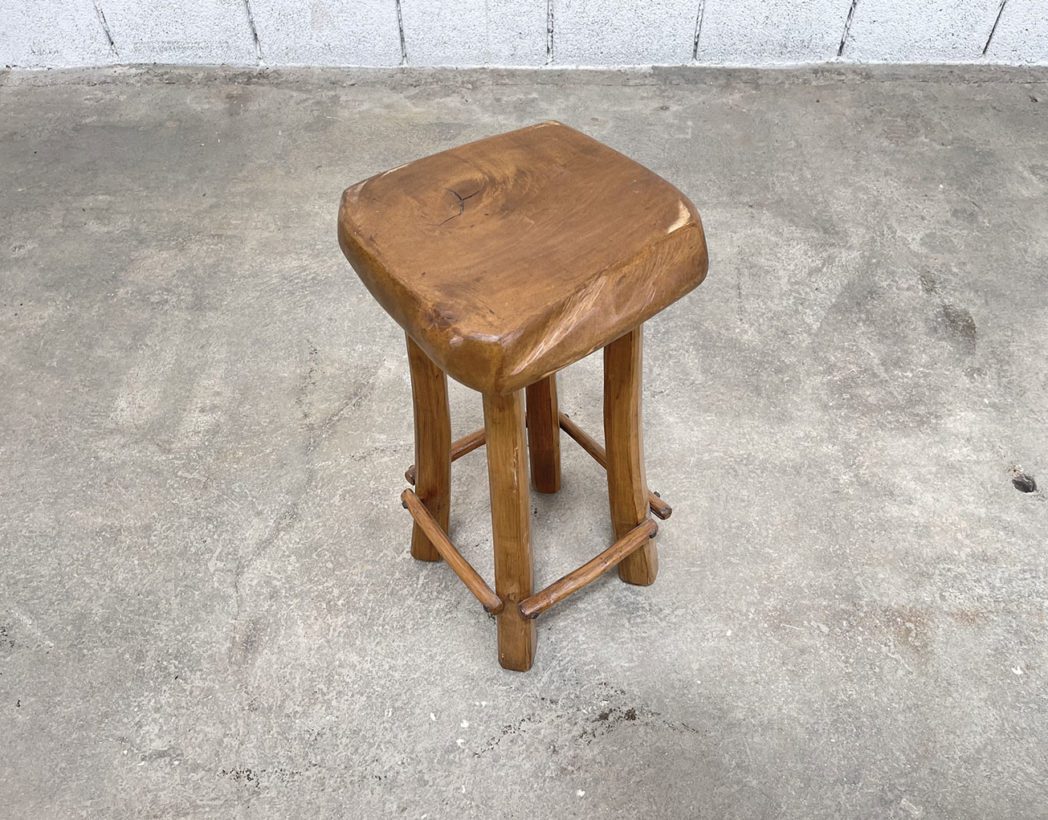 ancien-tabouret-primitif-brutaliste-savoie-vintage-5francs-3