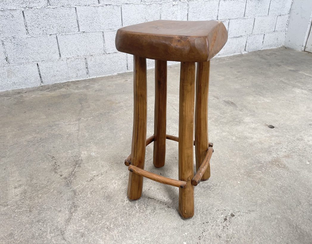 ancien-tabouret-primitif-brutaliste-savoie-vintage-5francs-4