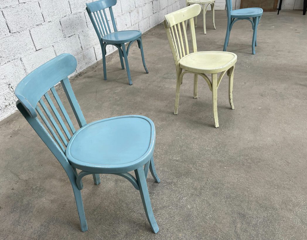 anciennes-chaises-de-bistrot-baumann-patine-bleu-ecru-thonet-vintage-5francs-4