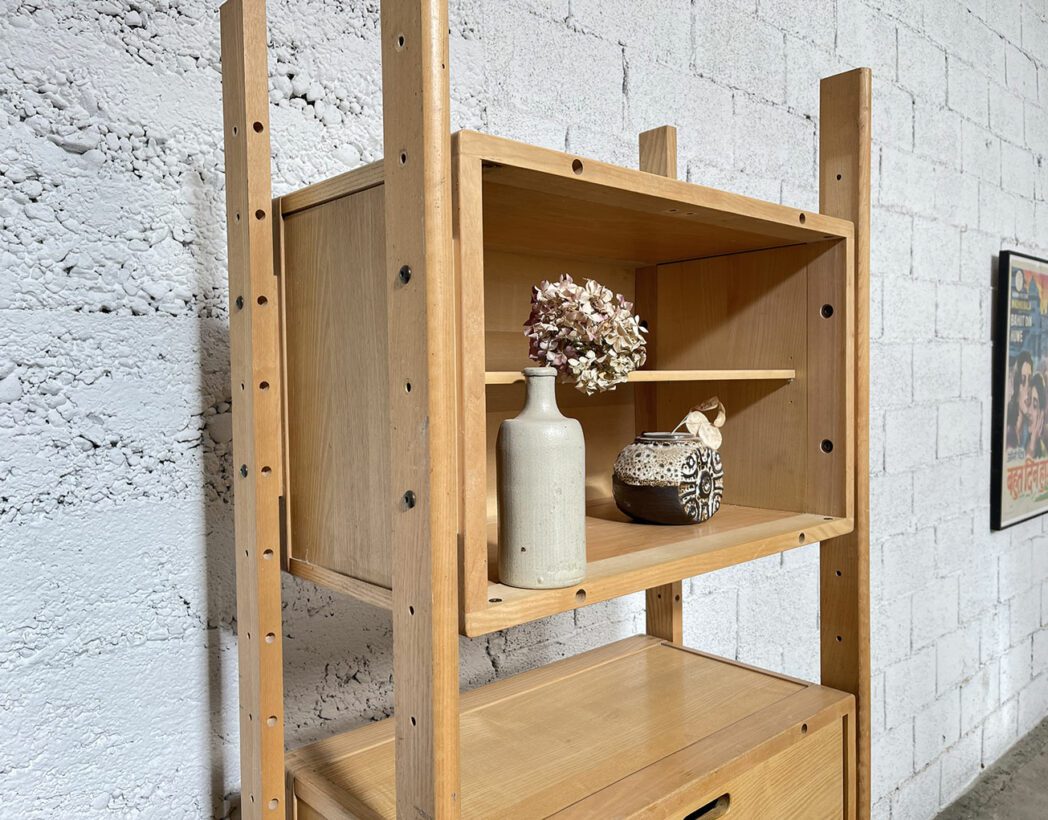 Etagère sur pied vintage en chêne massif et formica blanc, 1970