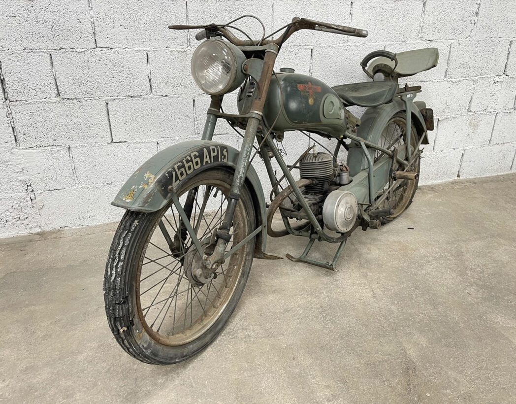 ancienne-moto-motobloc-objet-deco-insolite-moto-vintage-5francs-