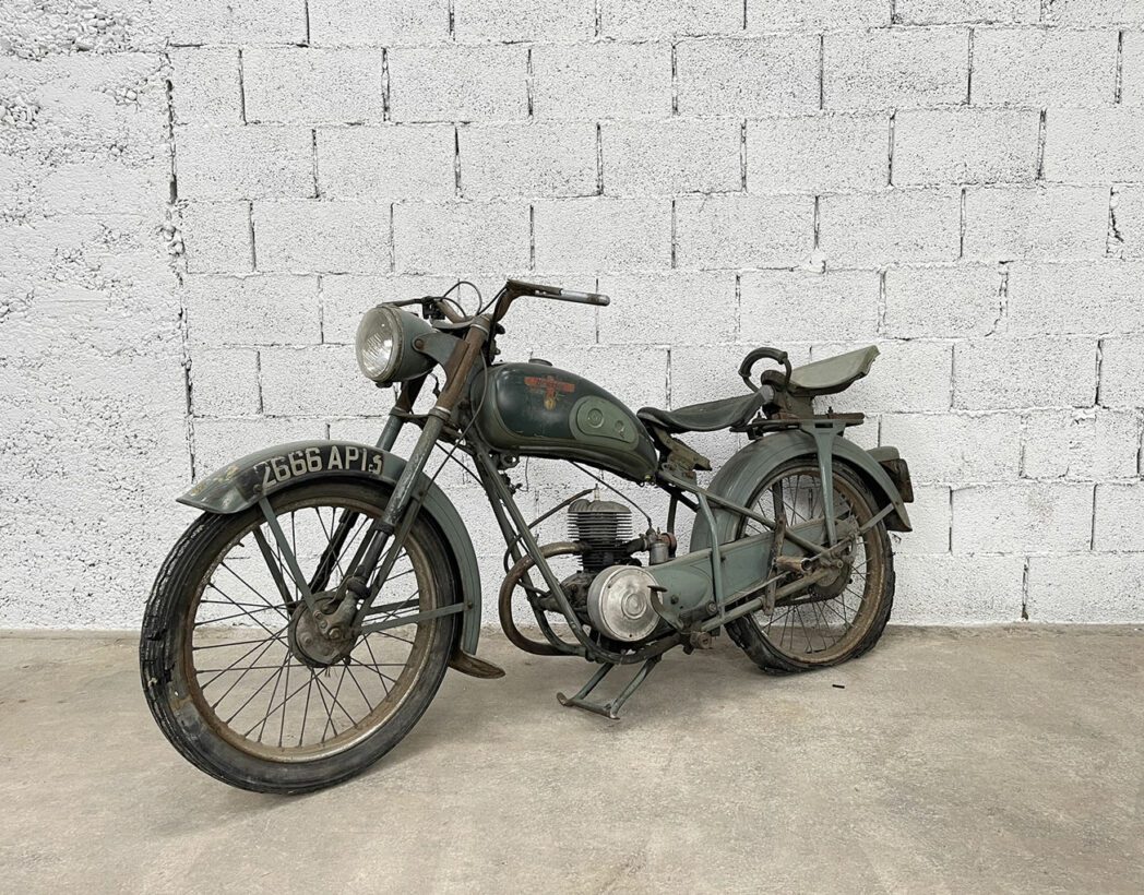 Ancienne moto vintage Motobloc années 1950