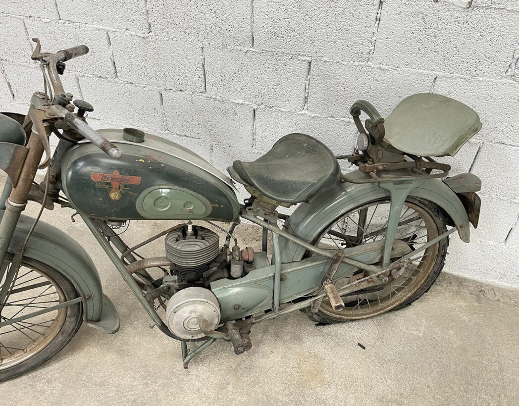 Ancienne moto vintage Motobloc années 1950