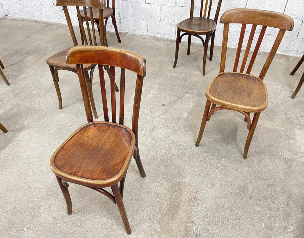 serie-lot-22-anciennes-chaises-bistrot-brasserie-dossier-barreaux-baumann-vintage-5francs-4