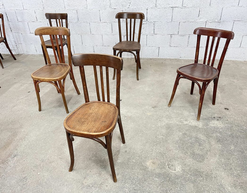 serie-lot-22-anciennes-chaises-bistrot-brasserie-dossier-barreaux-baumann-vintage-5francs-5