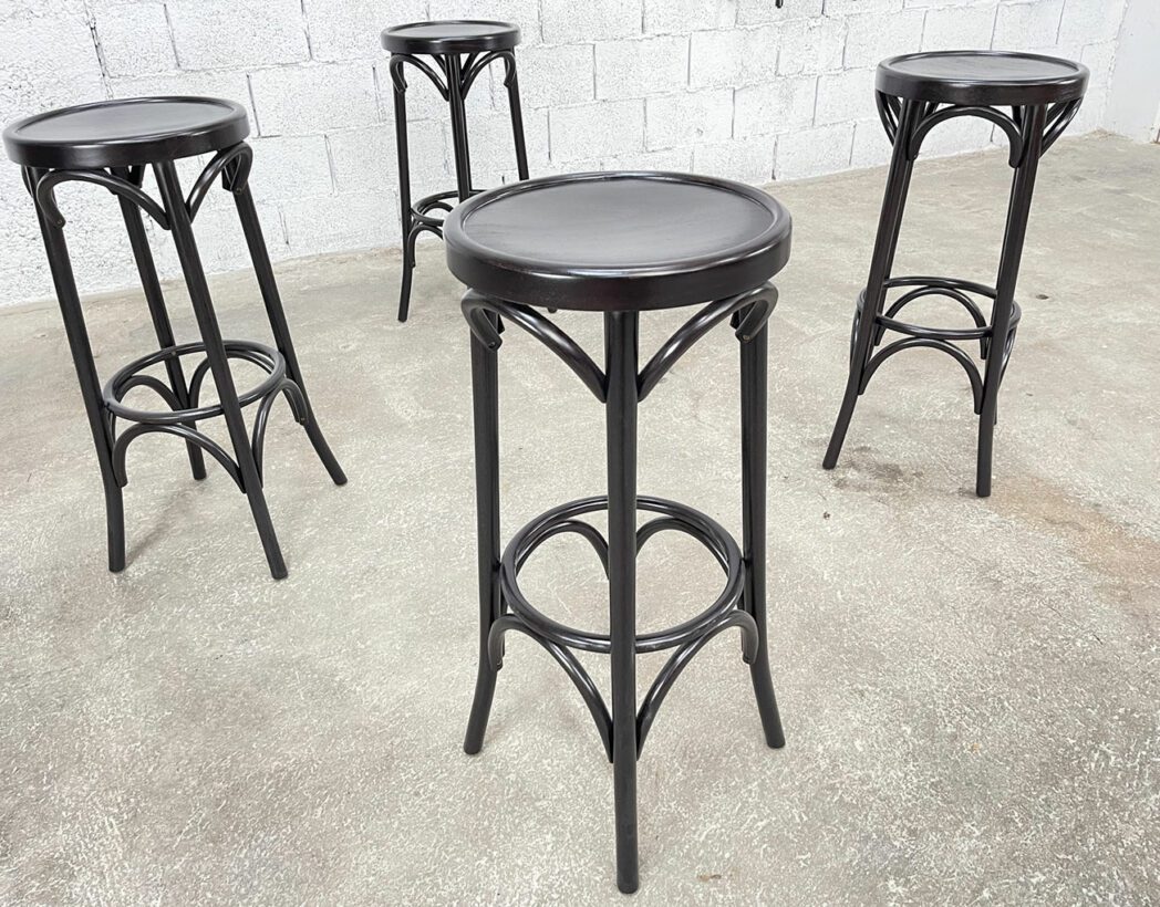 anciens-tabourets-hauts-bar-bistrot-bois-courbe-esprit-Thonet-deco-vintage-5francs-3