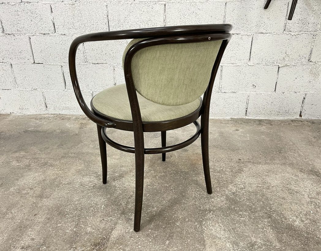 lot-anciens-fauteuils-chaises-thonet-modele-210-mobilier-vintage-5francs-6