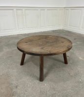 table basse vintage brutaliste ronde chene mobilier ancien 5FRANCS 1 172x198 - Petite table basse en chêne massif 1950's