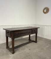 table bois vintage style espagnol 5Francs 1 172x198 - Table 17ème à décors espagnols