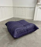 pouf ligne roset vintage cuir violet 5Francs 2 172x198 - Pouf en cuir Ligne Roset vintage