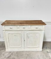 buffet noyer ilot cuisine vintage bois 5Francs 4 172x198 - Buffet en noyer avec une belle patine crème