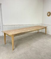 Chasselay table de ferme grande bois vintage 5Francs 9 172x198 - Table de ferme Chasselay